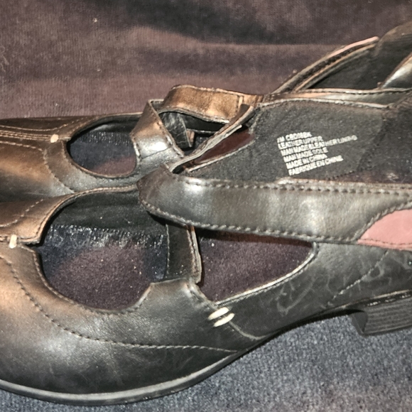 Cobb Hill Sz 7 by New Balance Leather Black and Brown Low Heels - Picture 10 of 12